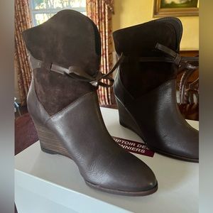 Comptoir Des Cotonniers brown suede and leather booties